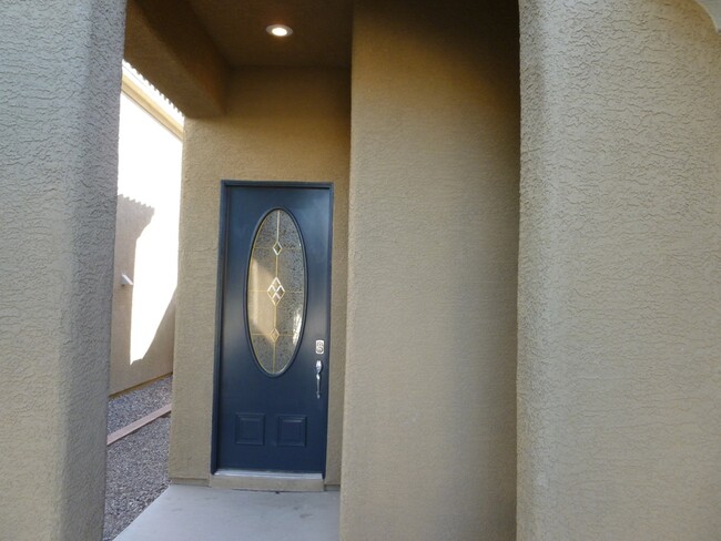 Building Photo - 673 Chepstow Ave