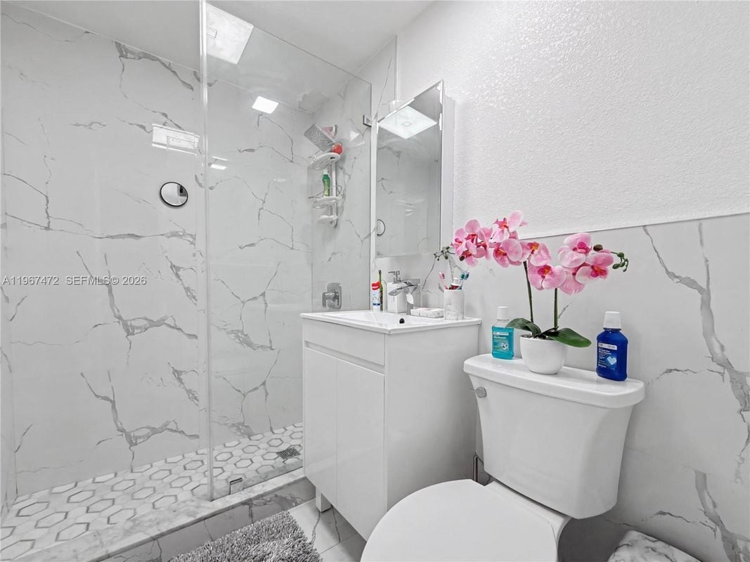 Foto del edificio - 9560 NW 32nd Ave