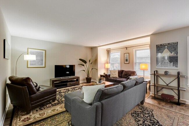 Foto del edificio - 226 S Hoyne Ave