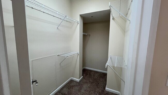 Building Photo - 2058 Alta Meadows Ln