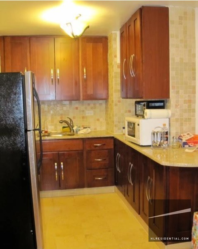 Foto del edificio - 3731 73rd St