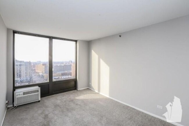 Foto del edificio - 1 bedroom in Chicago IL 60613