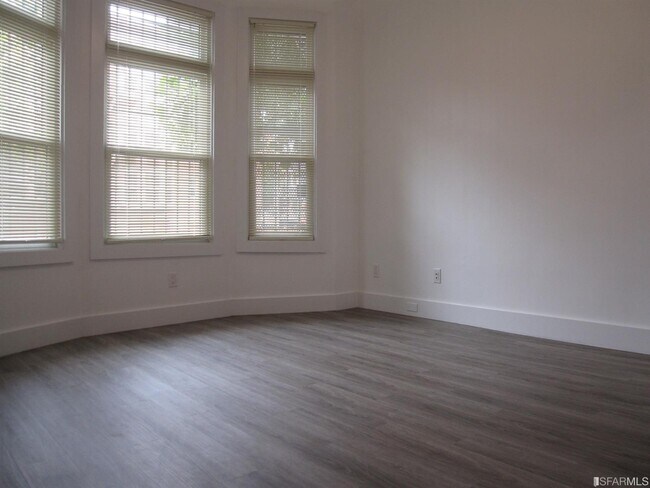 Building Photo - 1052 Divisadero St