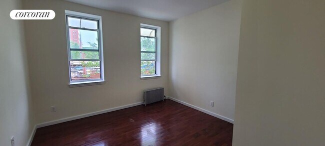 Foto del edificio - 37-34 12th St