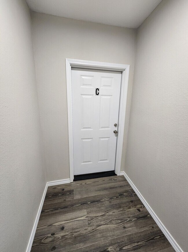 Foto del edificio - Spacious 2-Bedroom, 1-Bathroom Home AVAILABLE NOW!!