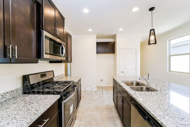 Foto del edificio - 10689 W Dickerson Dr