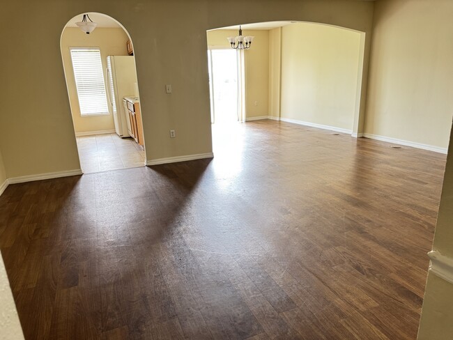 family/dining - 9843 Ashburn Lake Dr