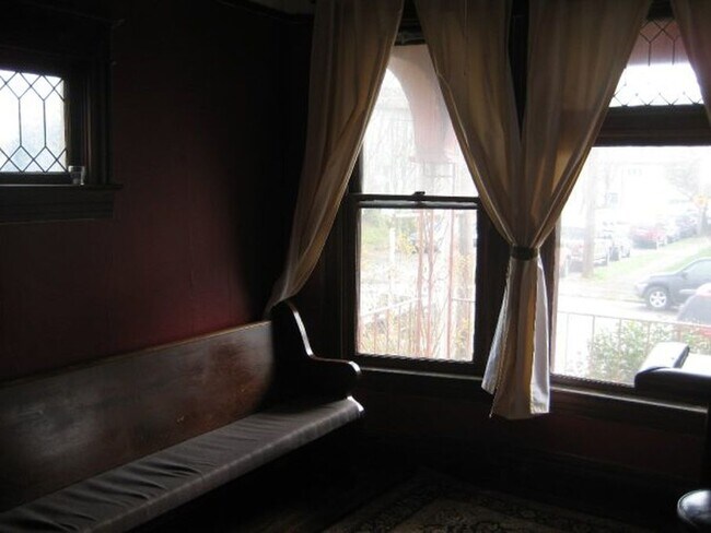 Foto del edificio - 109 NE Hancock St