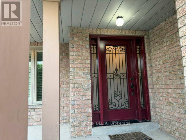 Building Photo - 24 Arborview Crescent