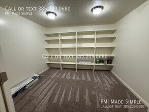 Building Photo - 10342 Countrywood Dr