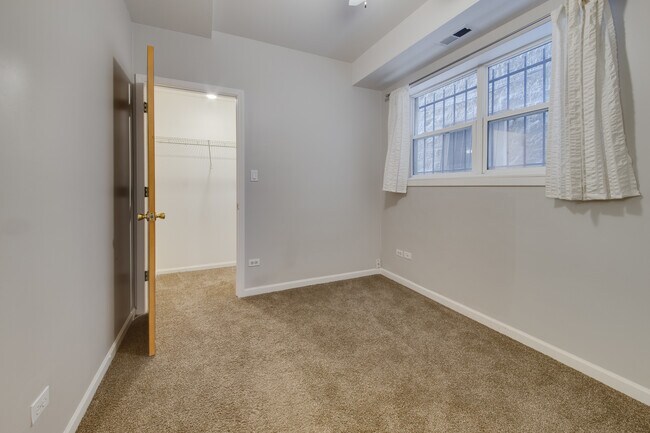 Foto del edificio - 1440 N Campbell Ave