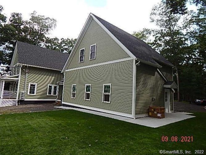 55 Oakridge St, Norwich, CT 06360 Apartment for Rent in Norwich, CT