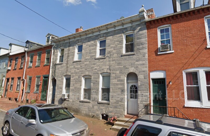 Primary Photo - 61 Howard Ave