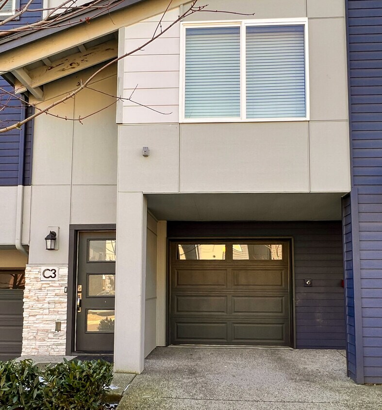 Foto principal - 15720 Meadow Rd