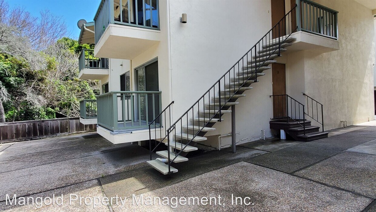 Building Photo - 122 Seeno St