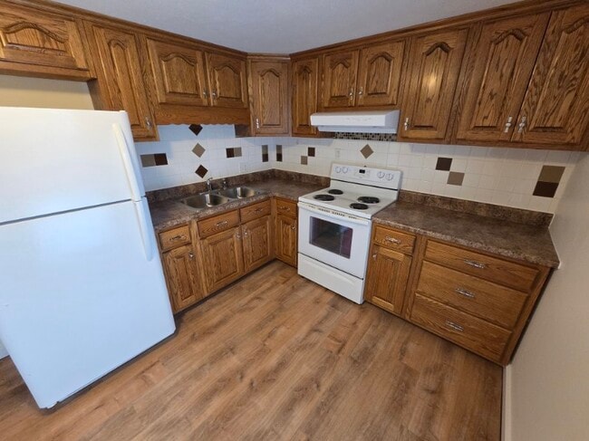 Building Photo - 988 Delwood Rd