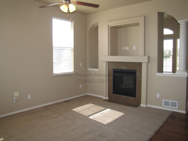 Foto del edificio - Stunning 4 Bedroom House in Wolf Ranch