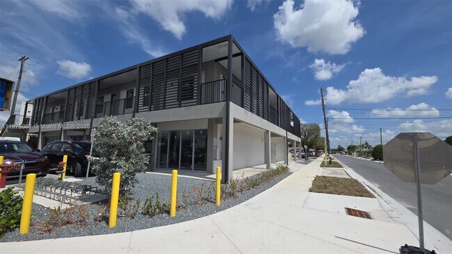 Foto del edificio - 4124 E 8th Ct