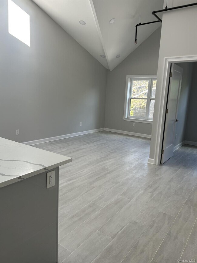 Building Photo - 144-41 78th Ave