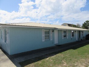 Building Photo - 6427 Sunset Ave