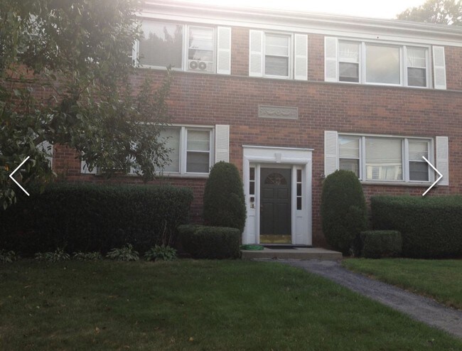 Foto del edificio - 242 Glenbrook Rd