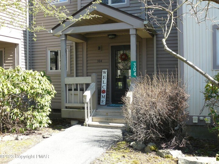 304 Northslope II Rd Unit 304, East Stroudsburg, PA 18302 Condo for