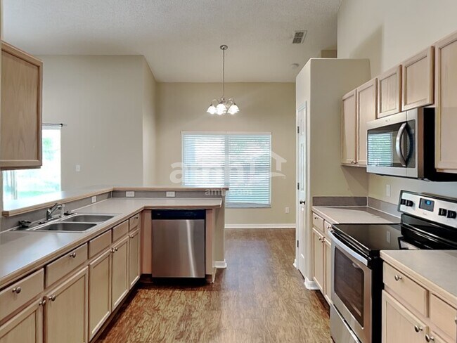 Building Photo - 15901 Mercott Court