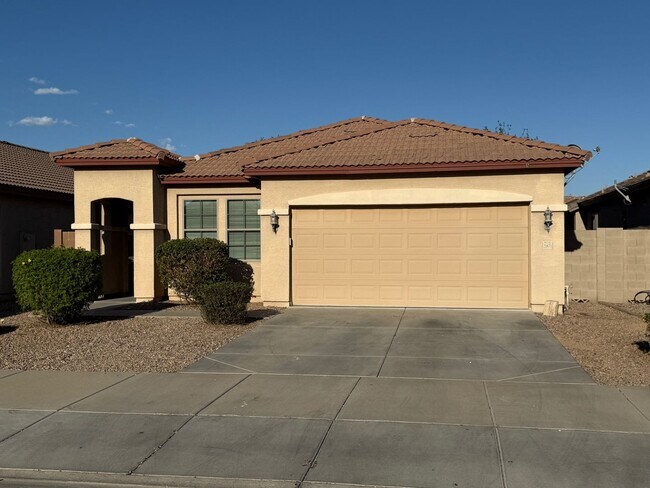 Building Photo - 3 bedroom close to downtown queen creek
