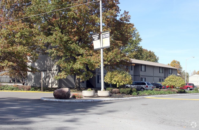 Forest Hills Apartments - Hills Apartments