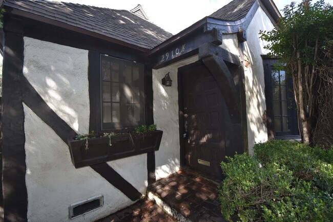 Foto del edificio - 2906 Griffith Park Blvd