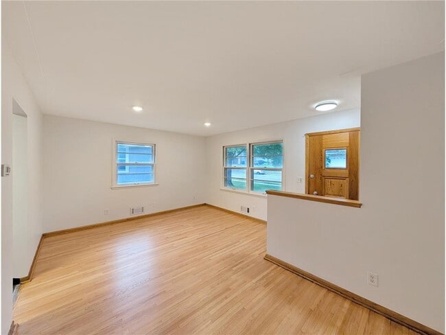 Building Photo - 5713 Xerxes Ave S