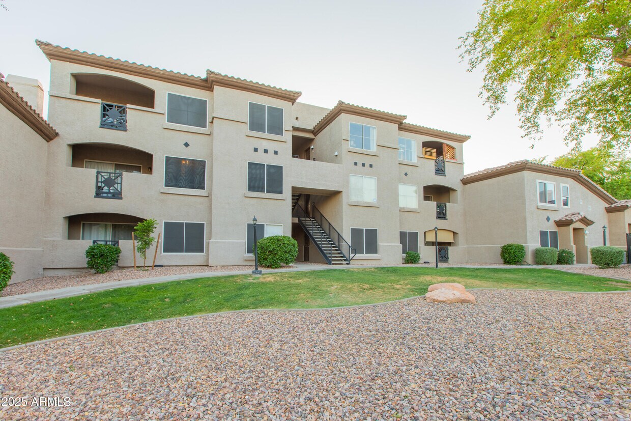 Primary Photo - 3236 E Chandler Blvd