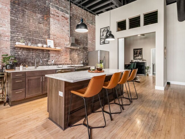 Building Photo - The Lofts at 44