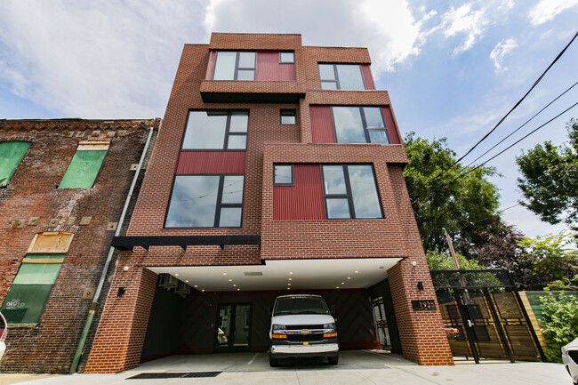 Building Photo - Transit Flats Philly