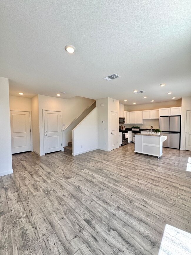 Building Photo - 8768 Scenic Sky Dr