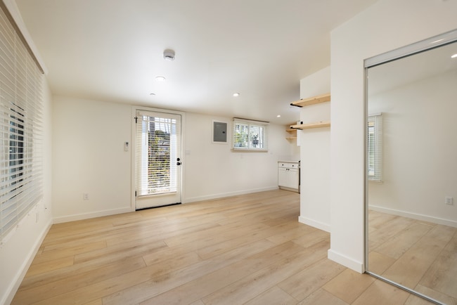 Building Photo - Studio - Downtown Santa Barbara