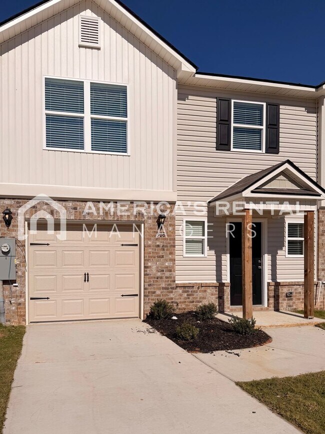 Foto del edificio - Deposit Pending!!  MOVE IN SPECIAL!! (Plus a Bonus Gift Card of $350!) New Construction Townhome ...