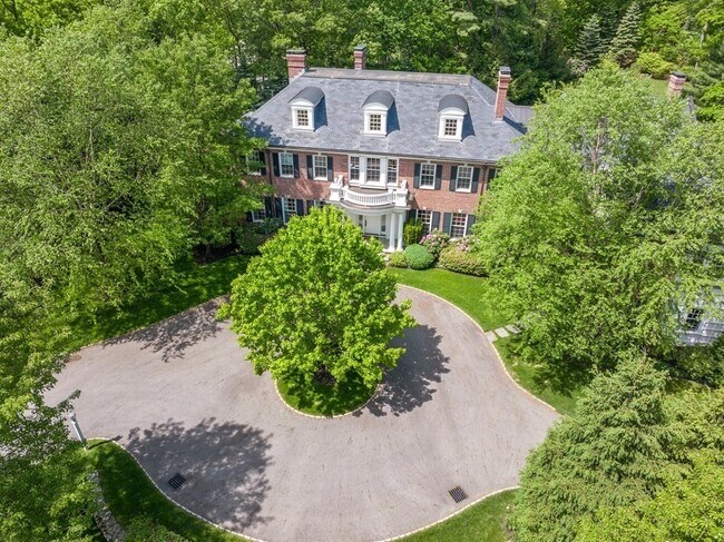 Building Photo - 140 Meadowbrook Rd