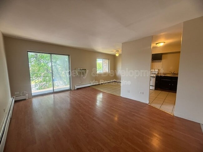 Building Photo - 808 College Blvd