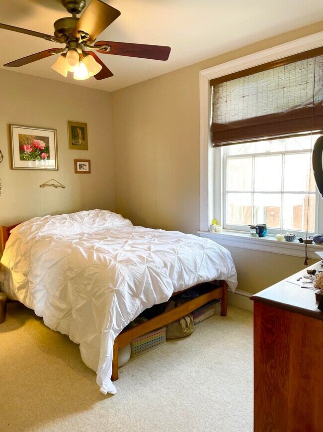 Master Bedroom - 2923 Floyd Ave
