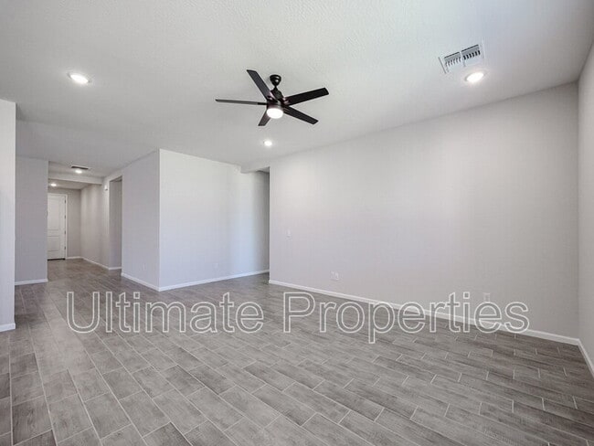 Building Photo - 17986 Avenida del Sol W