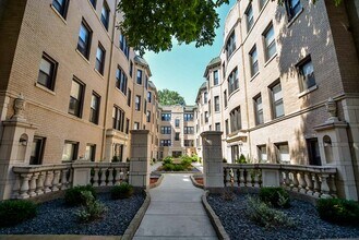 Building Photo - 4110 N Ashland Ave