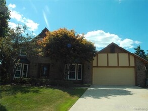 Building Photo - 25493 Bridlepath Ln
