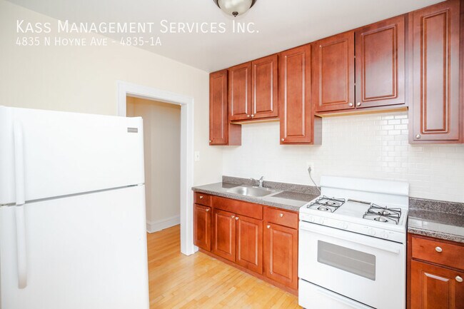 Foto del edificio - 4835 N Hoyne Ave