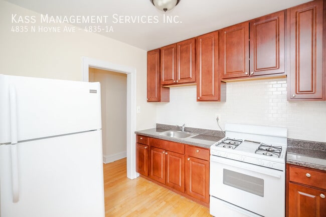 Building Photo - 4835 N Hoyne Ave