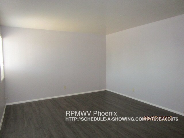 Primary Photo - 115 W Hill Dr