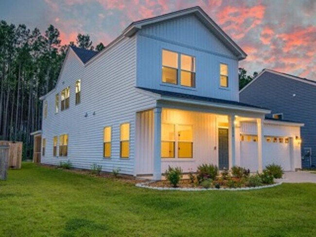 Building Photo - 4 Bedroom 4 Bath Home in Summerville!