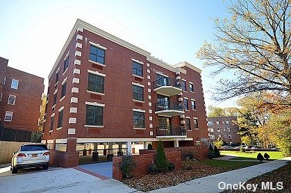 Building Photo - 55 S Middle Neck Rd