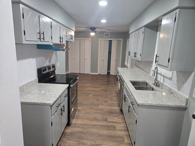 Building Photo - 3166 Lichen Dr