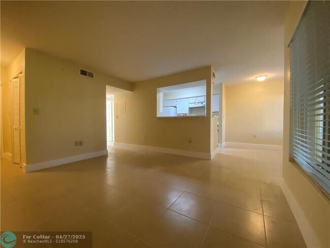 Foto del edificio - 2485 NW 33rd St